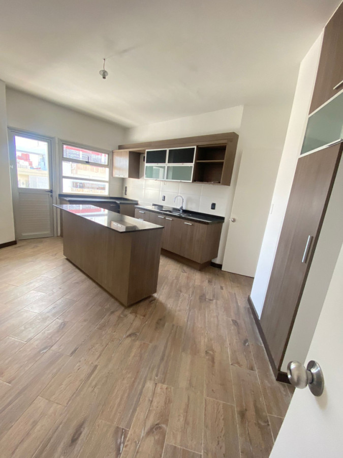 Apartamento ID.402 - Hermoso apartamento en alquiler 3 dorm frente al mar en Pocitos