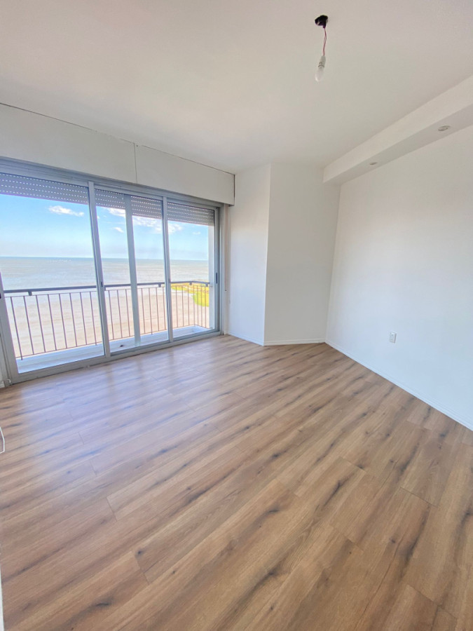 Apartamento ID.402 - Hermoso apartamento en alquiler 3 dorm frente al mar en Pocitos