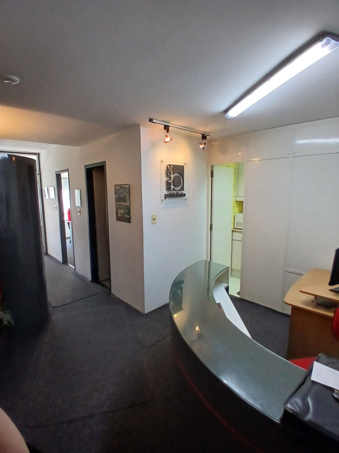 Apartamento ID.388 - Venta de Oficina totalmente equipada