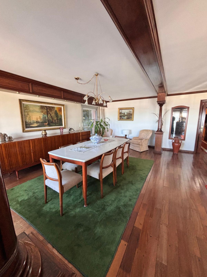 Apartamento ID.440 - Hermosa propiedad de estilo en Puerto del Buceo 3 dorm y servicio 2 gges
