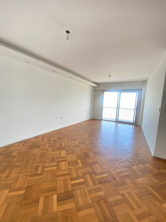 Apartamento ID.402 - Hermoso apartamento en alquiler 3 dorm frente al mar en Pocitos