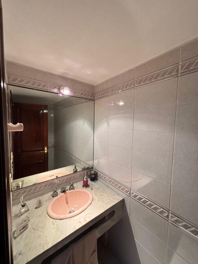 Apartamento ID.440 - Hermosa propiedad de estilo en Puerto del Buceo 3 dorm y servicio 2 gges