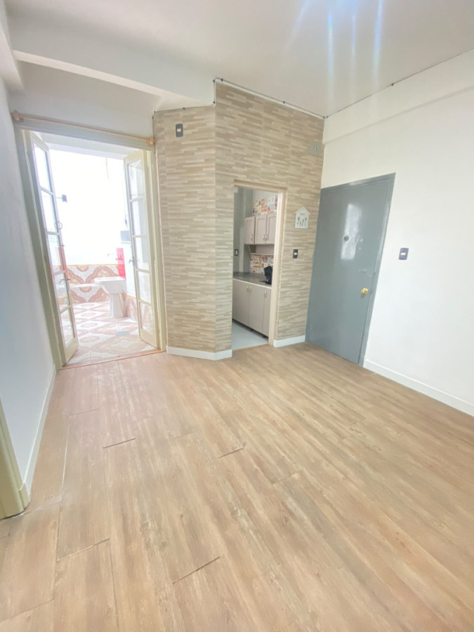 Apartamento ID.452 - Alquiler de apartamento de 1 dormitorio con amplio patio en Ciudad Vieja