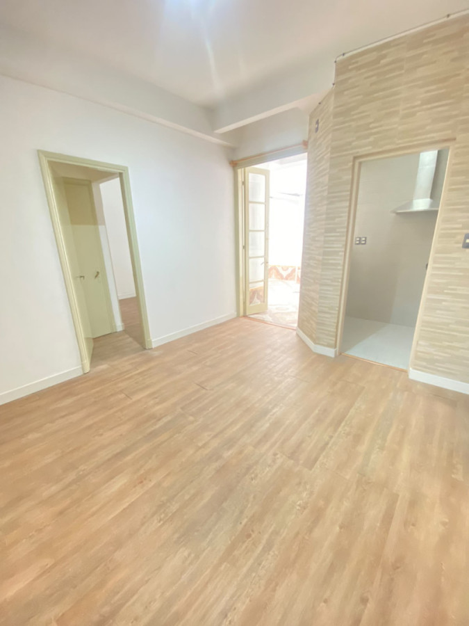 Apartamento ID.452 - Alquiler de apartamento de 1 dormitorio con amplio patio en Ciudad Vieja