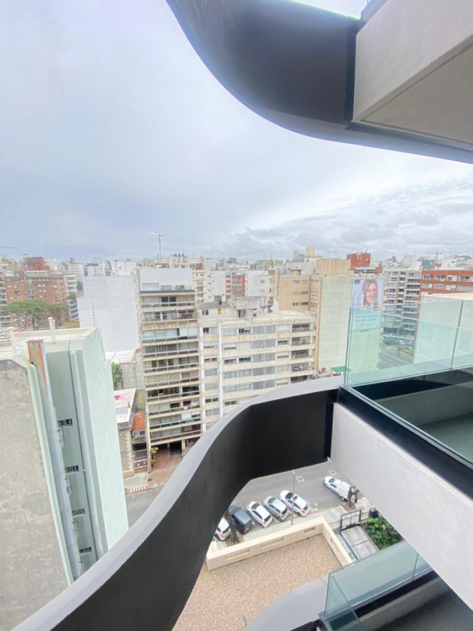 Apartamento ID.463 - Alquiler en Jardín Castellanos 1 dormitorio, piso 11 al frente