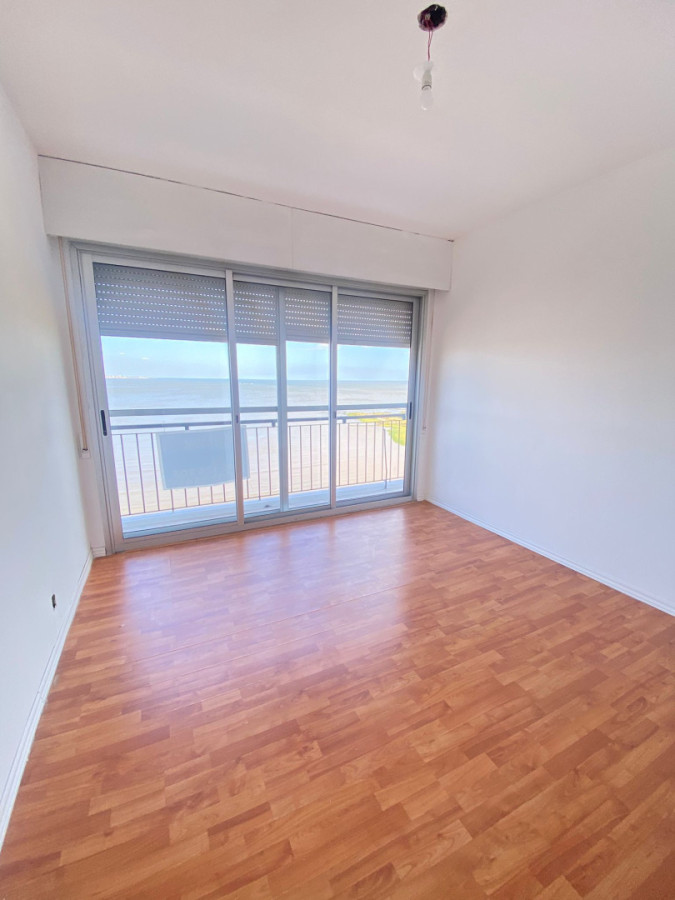 Apartamento ID.402 - Hermoso apartamento en alquiler 3 dorm frente al mar en Pocitos