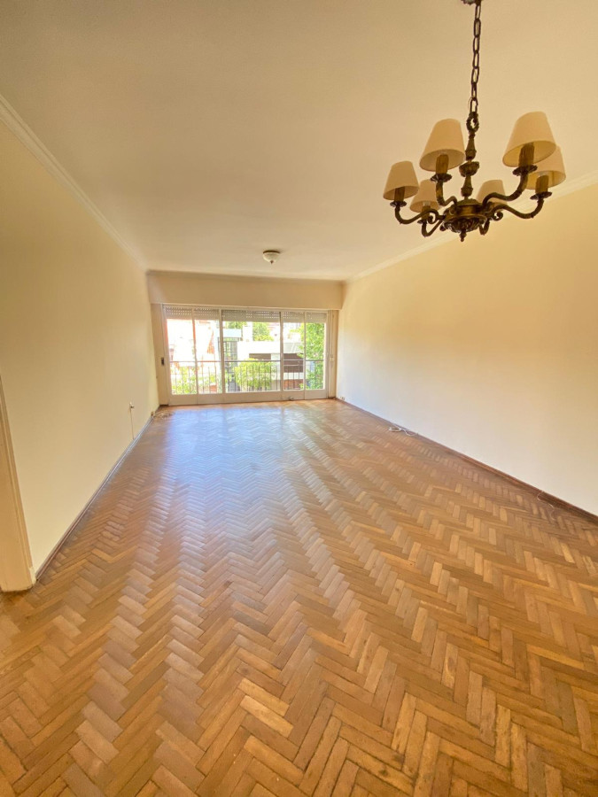Departamento 2 dorm y servicio  a la venta en Punta Carretas