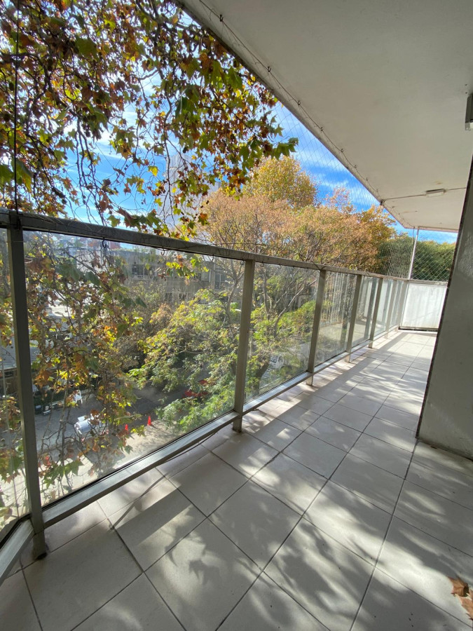 Hermoso apartamento en Punta Carretas 4 dorm. En Venta!
