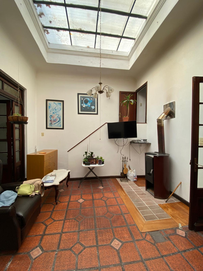 Casa ID.318 - Gran propiedad en Pocitos en Padrón Único 4 dorm,2 baños y gge