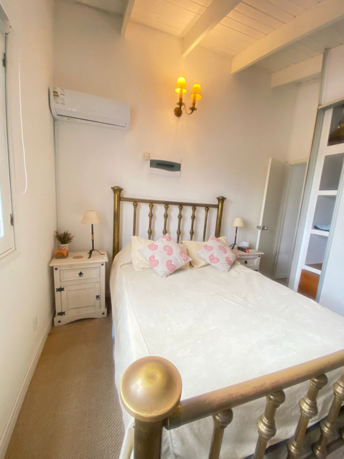 Casa ID.419 - Casa de 3 dormitorios con parrillero, terraza y jardín cerca de Plaza Italia Shopping