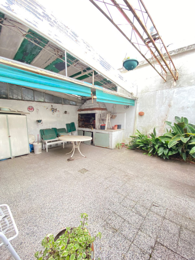 Casa ID.454 - Casa con vista al mar, 3 dormitorios, garaje y patio en Buceo