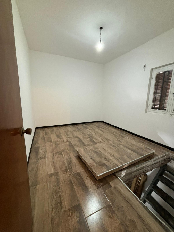 Casa ID.270 - Apartamento en PH totalmente independiente 2 dorm en Paso Molino, La Teja en Venta con renta.