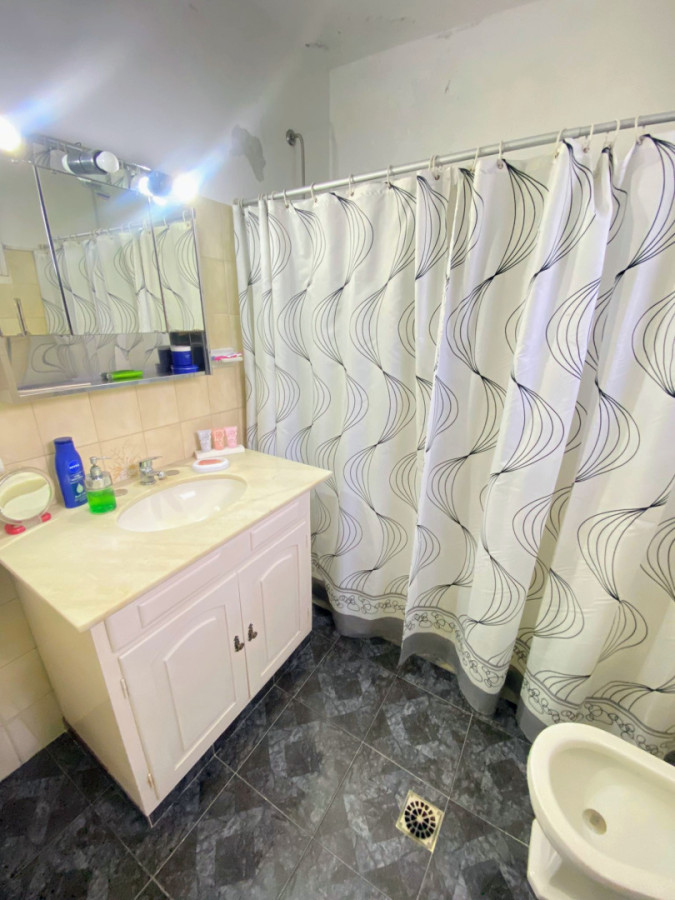 Casa ID.447 - Casa de dos plantas | Buceo | 2 dorm. | 2 baños | Garage
