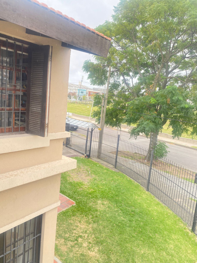 Casa ID.419 - Casa de 3 dormitorios con parrillero, terraza y jardín cerca de Plaza Italia Shopping