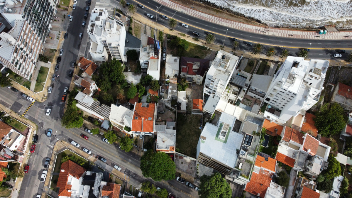 Casa ID.416 - Espectacular padron en Malvin.