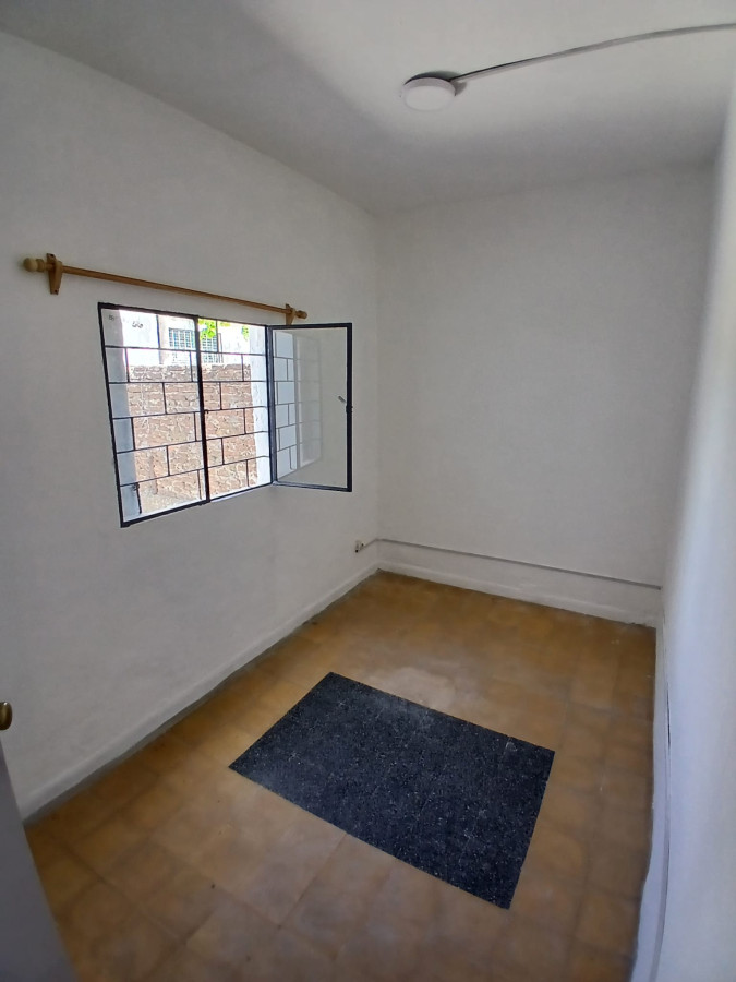 Casa ID.348 - Casa en PH con 2 dormitorios y amplio fondo