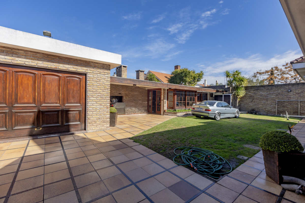 Casa ID.460 - Hermosa casa en Carrasco Sur a pasos de Portones Shopping