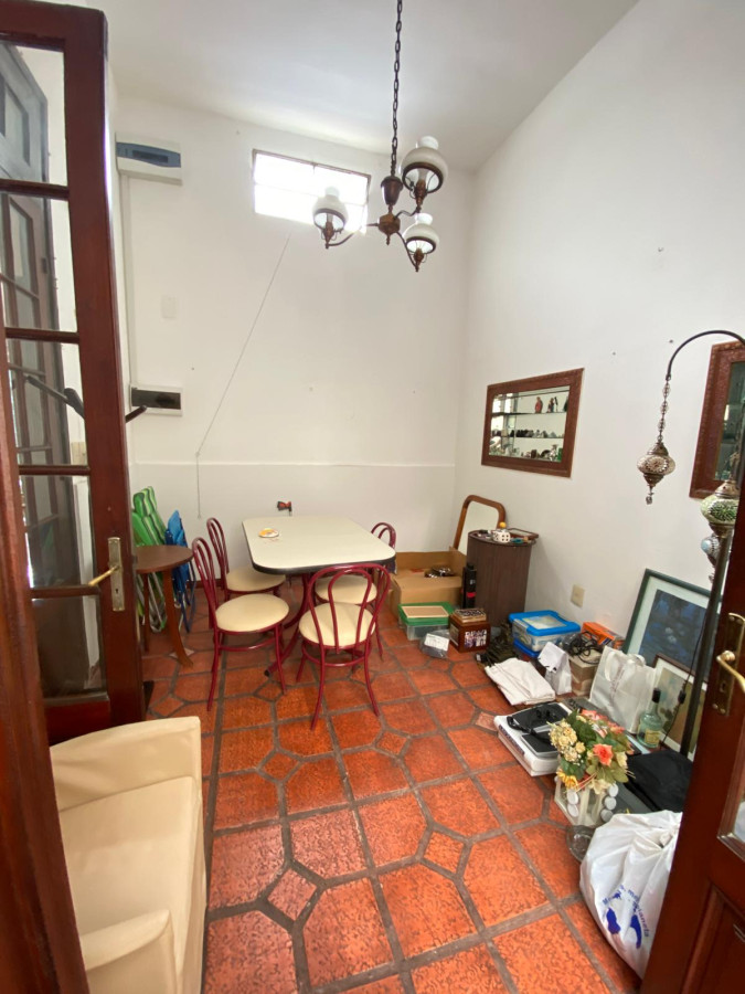 Casa ID.318 - Gran propiedad en Pocitos en Padrón Único 4 dorm,2 baños y gge