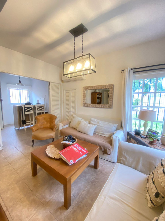 Casa ID.419 - Casa de 3 dormitorios con parrillero, terraza y jardín cerca de Plaza Italia Shopping