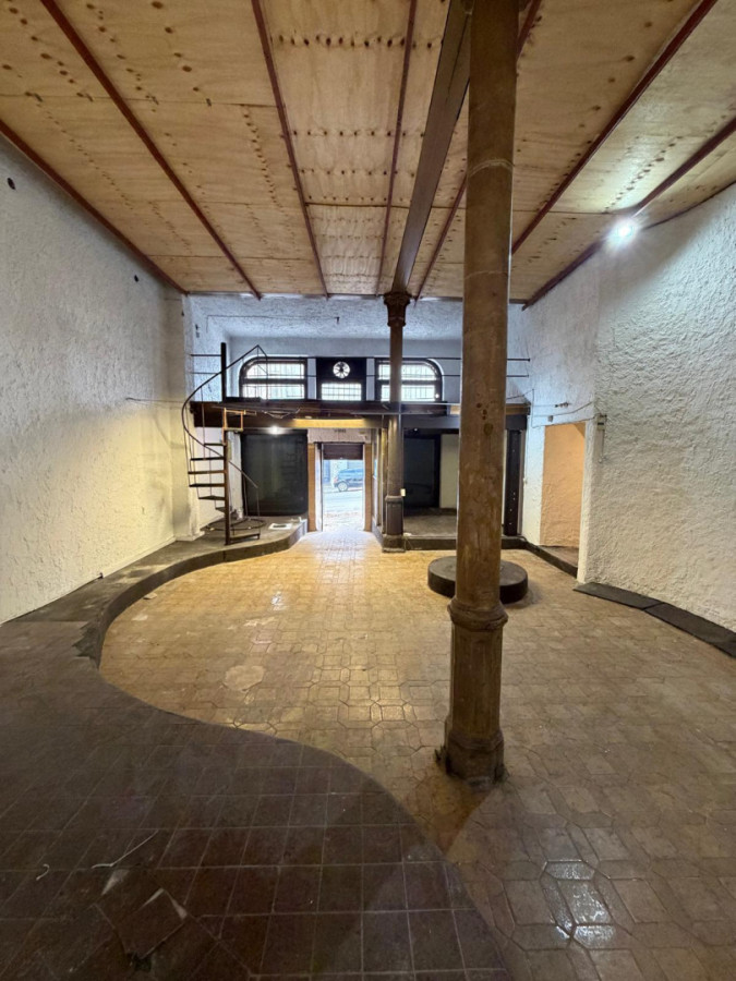 Casa ID.439 - Casa de 3 dorm en venta en el Centro con local comercial!