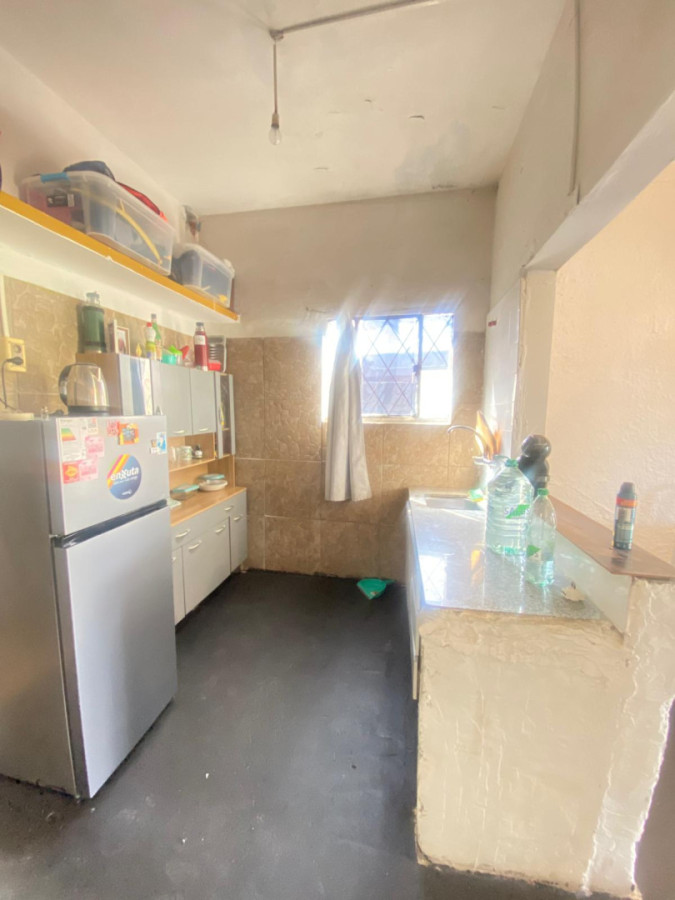 Casa ID.424 - Casa independiente con cochera en alquiler 2 dormitorios.