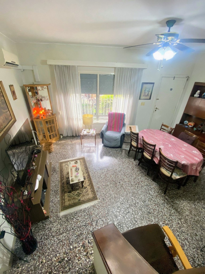 Casa ID.447 - Casa de dos plantas | Buceo | 2 dorm. | 2 baños | Garage