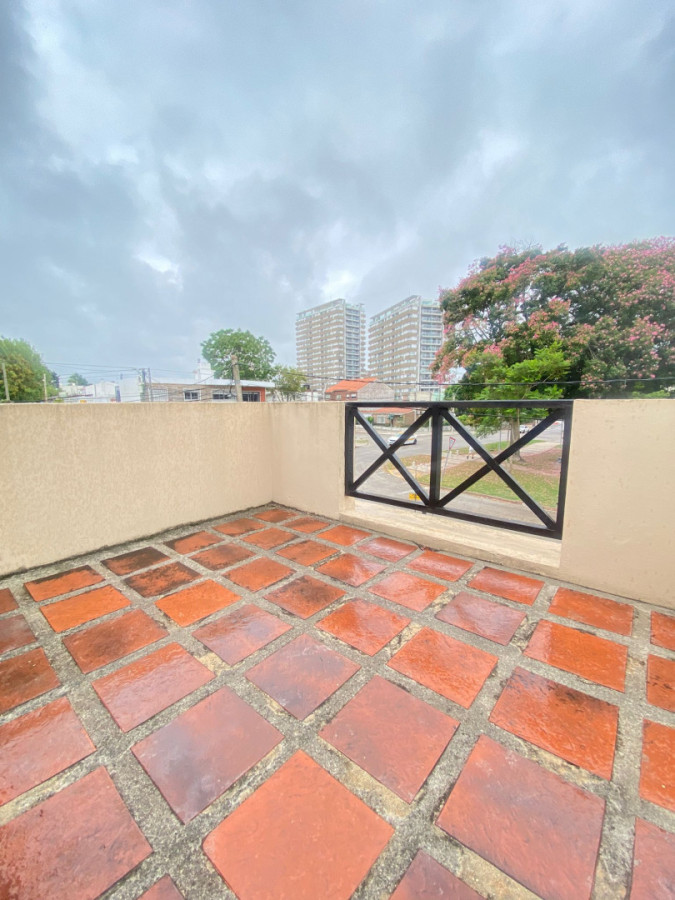 Casa ID.419 - Casa de 3 dormitorios con parrillero, terraza y jardín cerca de Plaza Italia Shopping