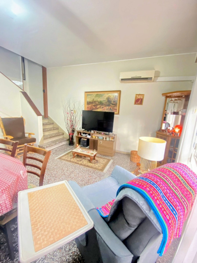 Casa ID.447 - Casa de dos plantas | Buceo | 2 dorm. | 2 baños | Garage