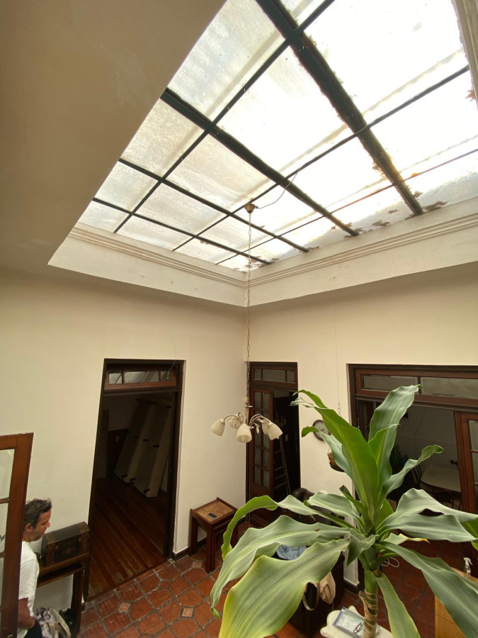 Casa ID.318 - Gran propiedad en Pocitos en Padrón Único 4 dorm,2 baños y gge