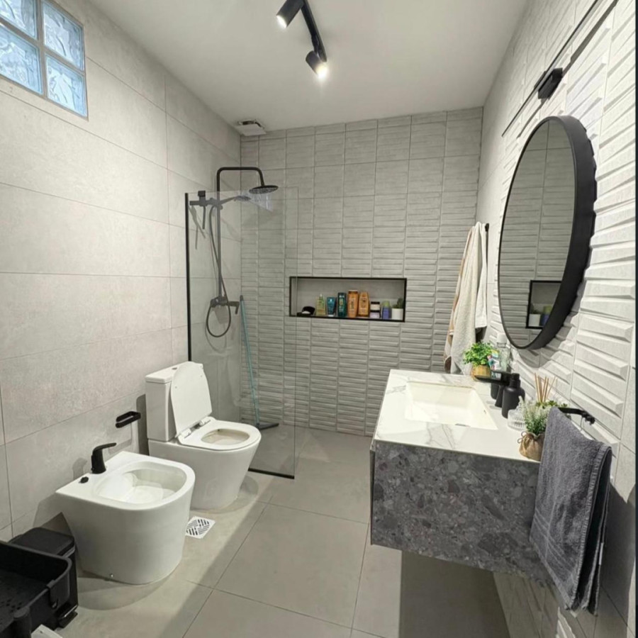 Casa ID.439 - Casa de 3 dorm en venta en el Centro con local comercial!