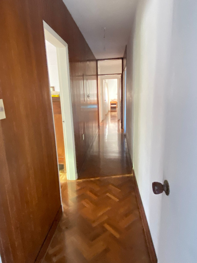 Casa ID.321 - Hermosa Casa en PU en Malvin 5 dorm y 2 baños con gge doble