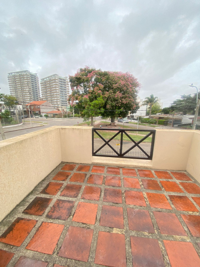 Casa ID.419 - Casa de 3 dormitorios con parrillero, terraza y jardín cerca de Plaza Italia Shopping