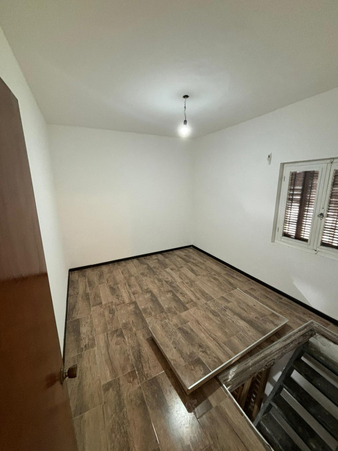 Casa ID.270 - Apartamento en PH totalmente independiente 2 dorm en Paso Molino, La Teja en Venta con renta.