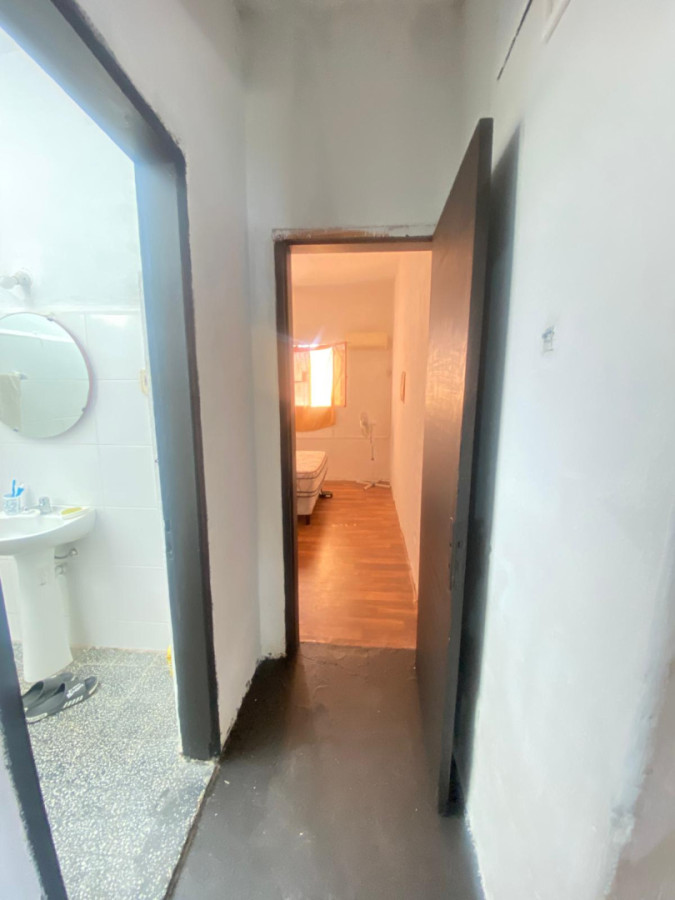 Casa ID.424 - Casa independiente con cochera en alquiler 2 dormitorios.