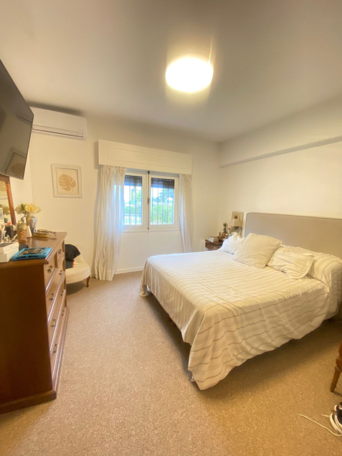 Casa ID.419 - Casa de 3 dormitorios con parrillero, terraza y jardín cerca de Plaza Italia Shopping