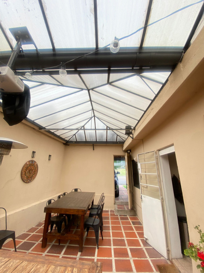 Casa ID.419 - Casa de 3 dormitorios con parrillero, terraza y jardín cerca de Plaza Italia Shopping