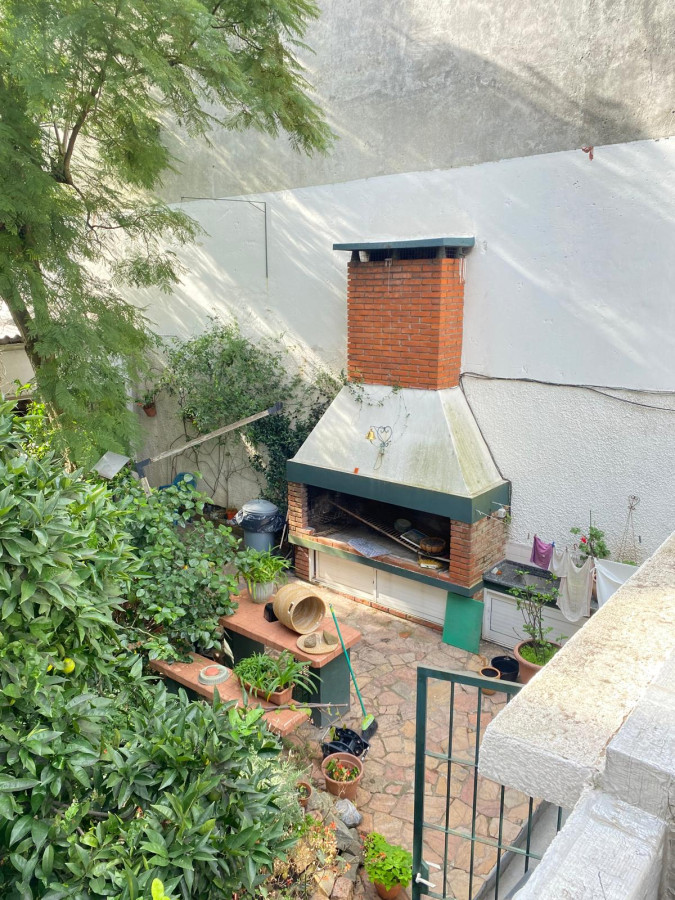 Casa ID.318 - Gran propiedad en Pocitos en Padrón Único 4 dorm,2 baños y gge