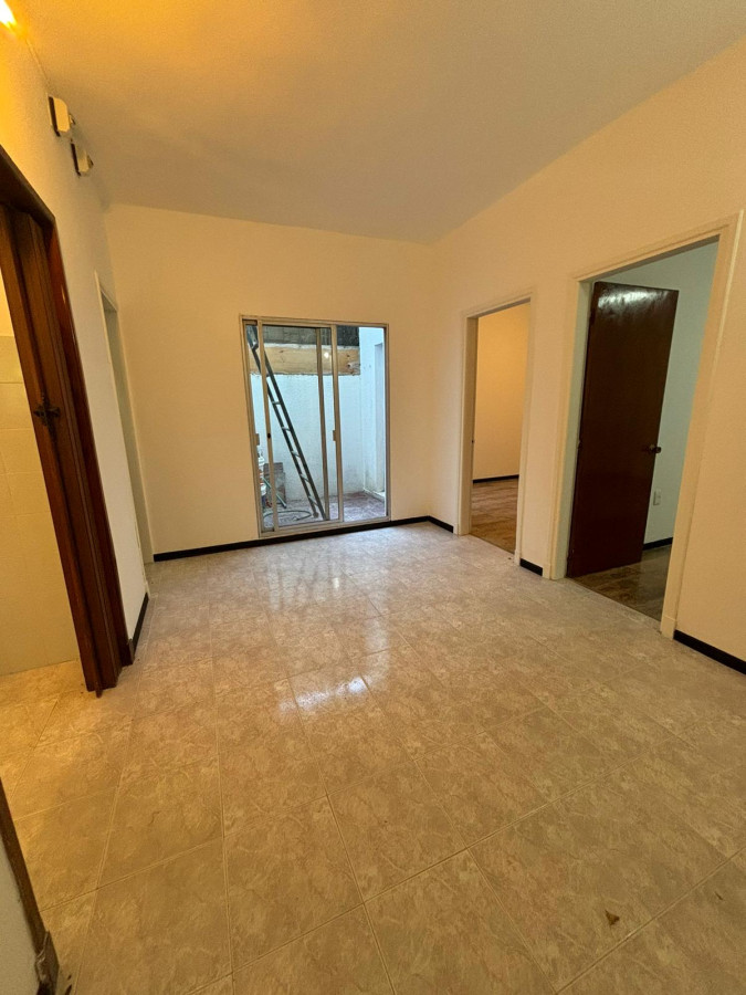 Casa ID.270 - Apartamento en PH totalmente independiente 2 dorm en Paso Molino, La Teja en Venta con renta.