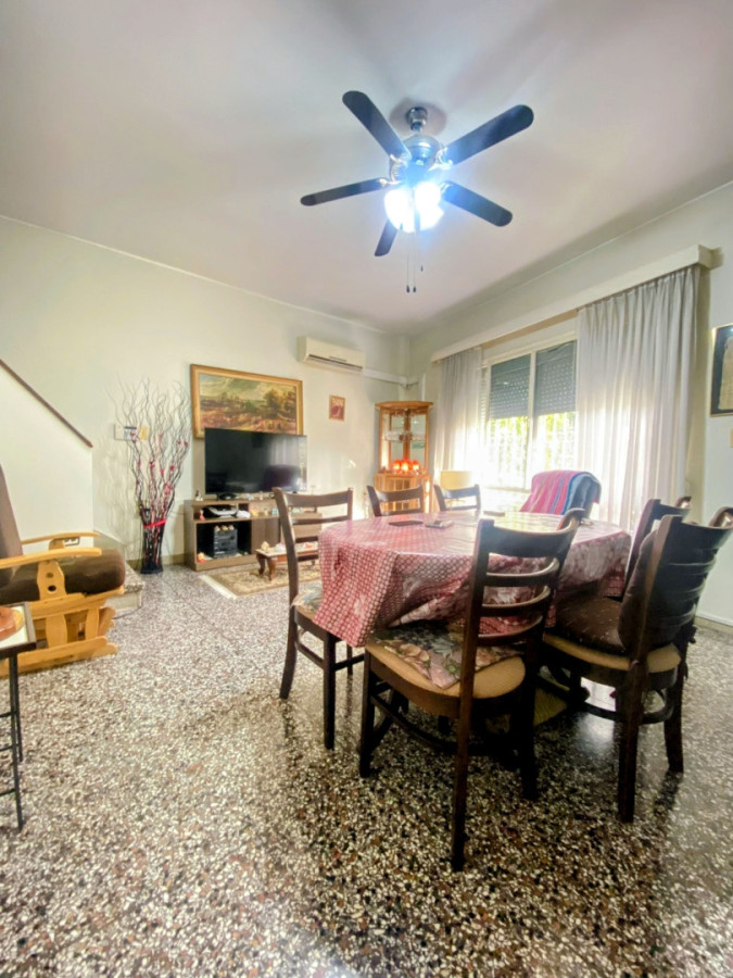 Casa ID.447 - Casa de dos plantas | Buceo | 2 dorm. | 2 baños | Garage