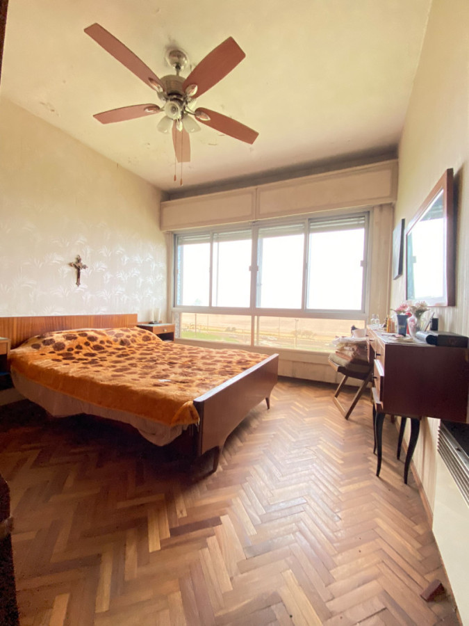 Casa ID.454 - Casa con vista al mar, 3 dormitorios, garaje y patio en Buceo
