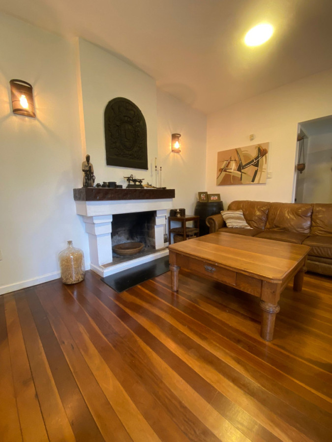 Casa ID.419 - Casa de 3 dormitorios con parrillero, terraza y jardín cerca de Plaza Italia Shopping