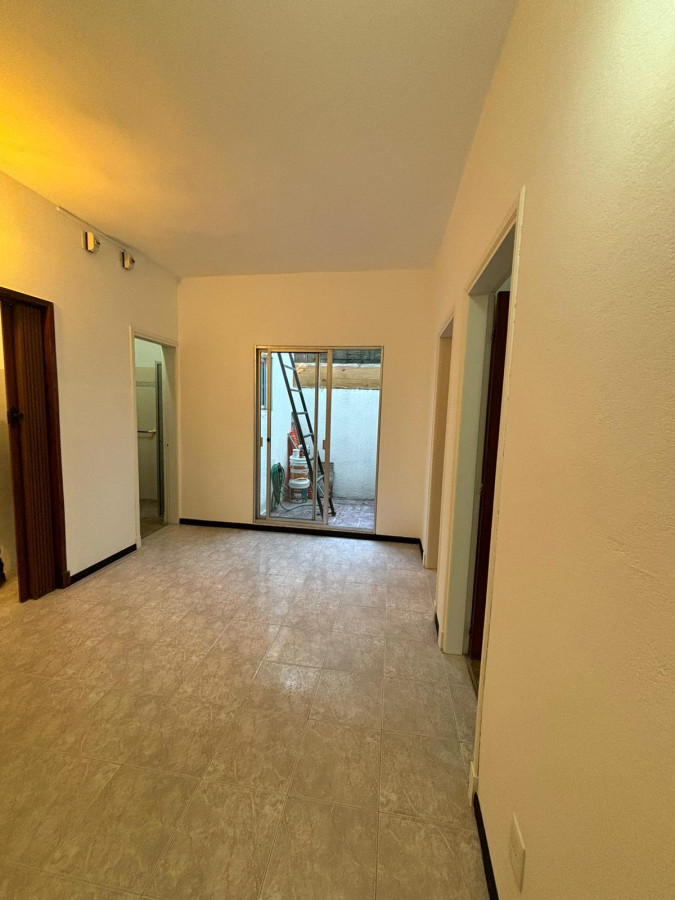 Casa ID.270 - Apartamento en PH totalmente independiente 2 dorm en Paso Molino, La Teja en Venta con renta.