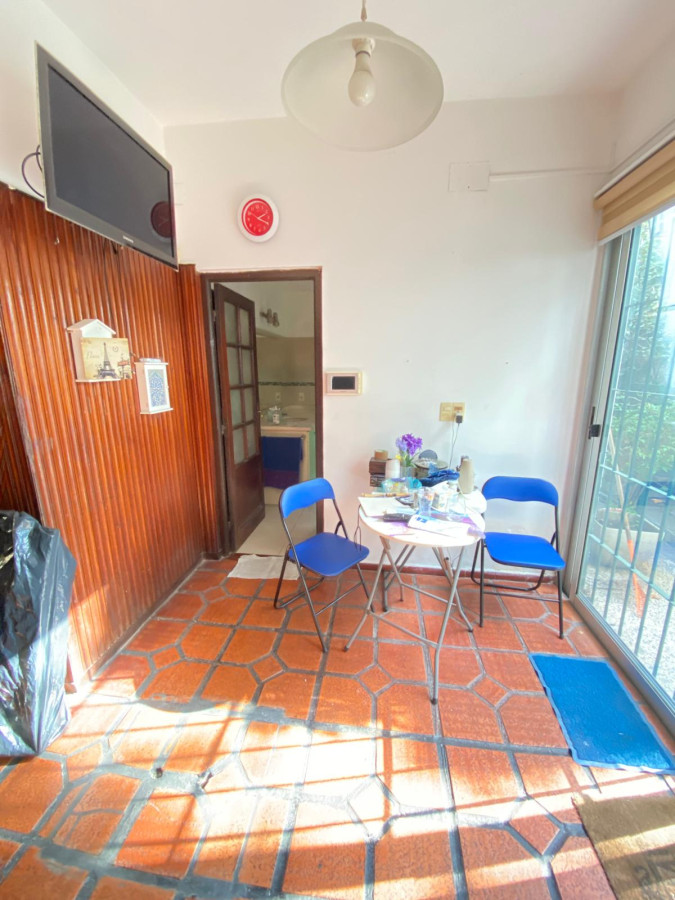 Casa ID.318 - Gran propiedad en Pocitos en Padrón Único 4 dorm,2 baños y gge