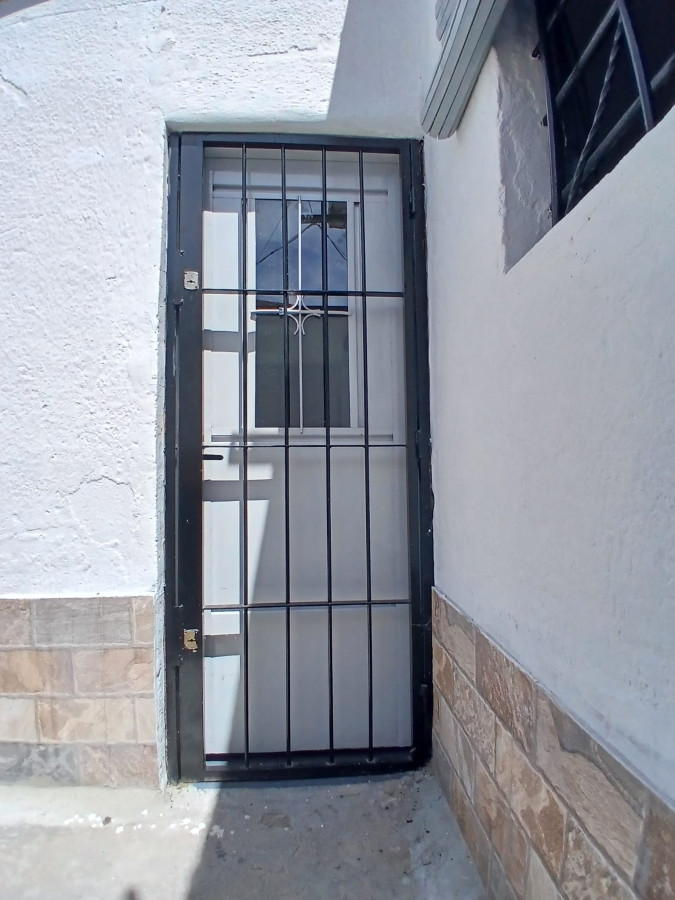 Casa ID.348 - Casa en PH con 2 dormitorios y amplio fondo