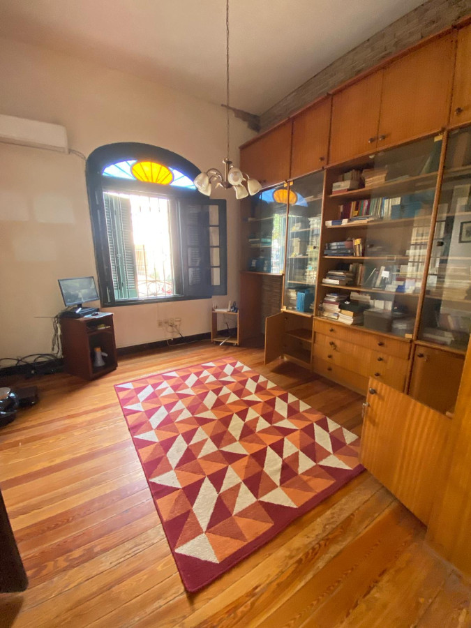 Casa ID.318 - Gran propiedad en Pocitos en Padrón Único 4 dorm,2 baños y gge