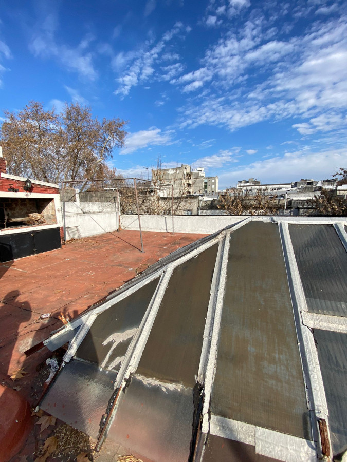 Casa ID.324 - Casa en Venta 3 dorm y azotea con Parrillero en La Comercial