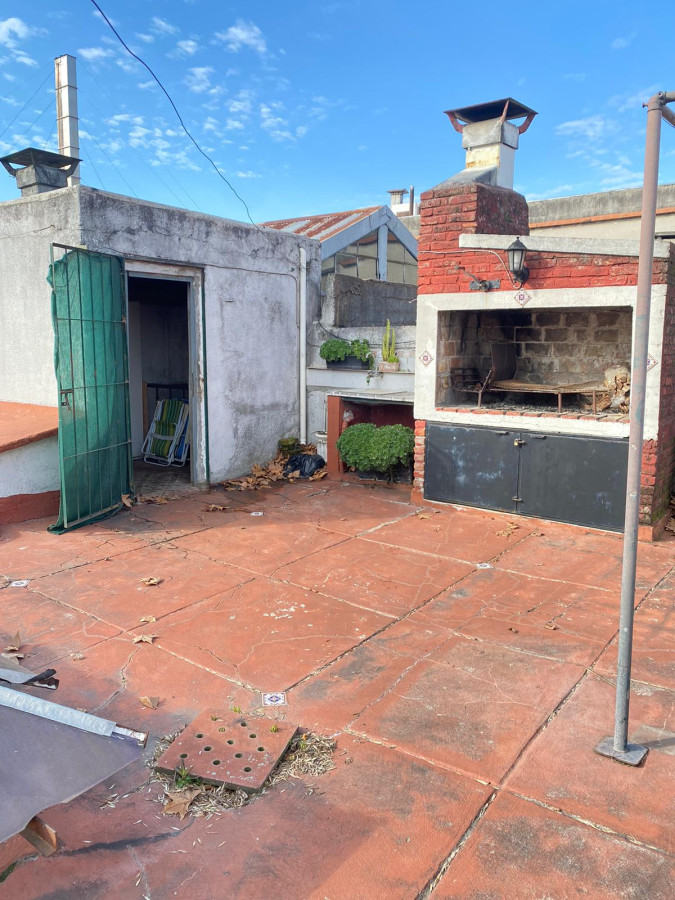 Casa ID.324 - Casa en Venta 3 dorm y azotea con Parrillero en La Comercial