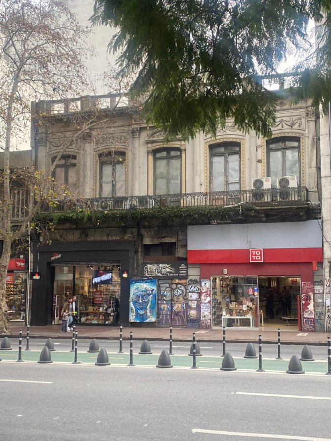 Local Comercial ID.248 - Hermosa Planta en Pleno 18 de Julio y Gaboto