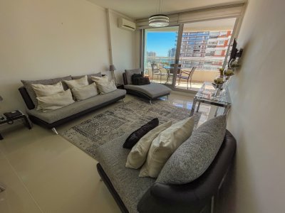 Exclusivo apartamento en alquiler de verano en Forest Tower II
