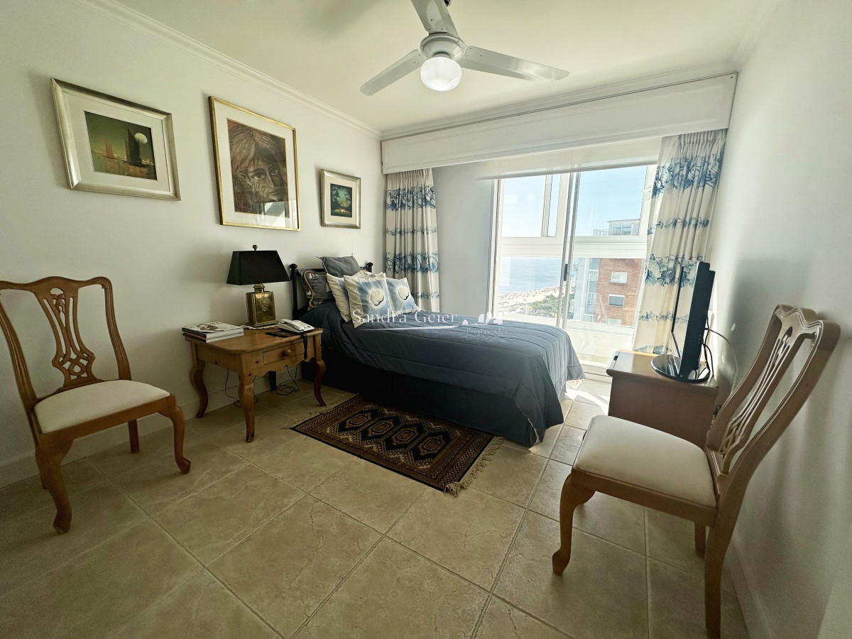 Apartamento ID.2558 -  VENTA Penthouse en primera linea de Playa Mansa